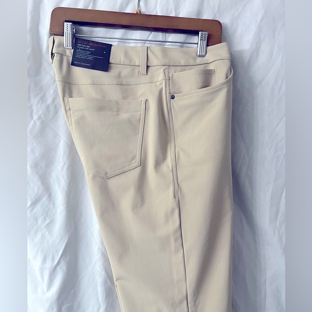 Lululemon Men’s ABC Slim-Fit 5Pkt Pant Size 34X30, Warpstreme, Tan.